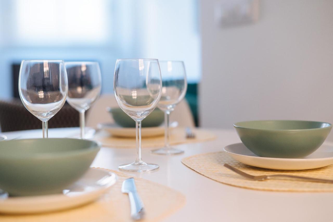 Urban Pulses Nervion Apartment Seville Ngoại thất bức ảnh